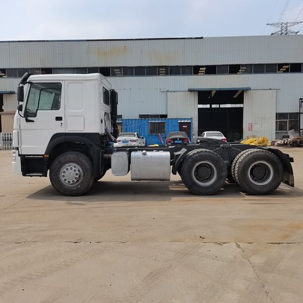 Used 6x4 HOWO 10 tires Truck Tractor