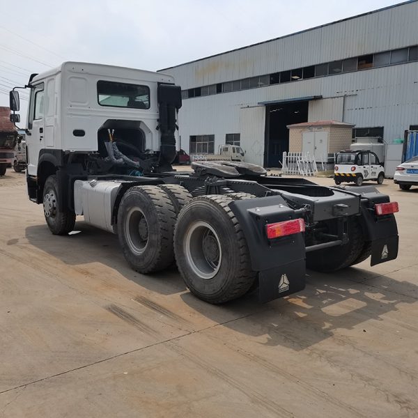 Used 6x4 HOWO 10 tires Truck Tractor